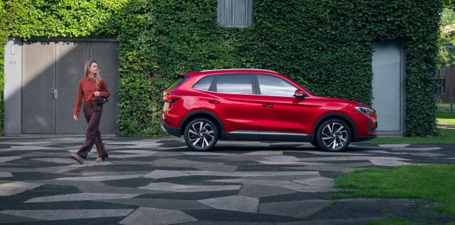 Varastossa oleviin hybrideihin romutuspalkkio jopa tuplana – etusi yhteensä jopa 4 000 €