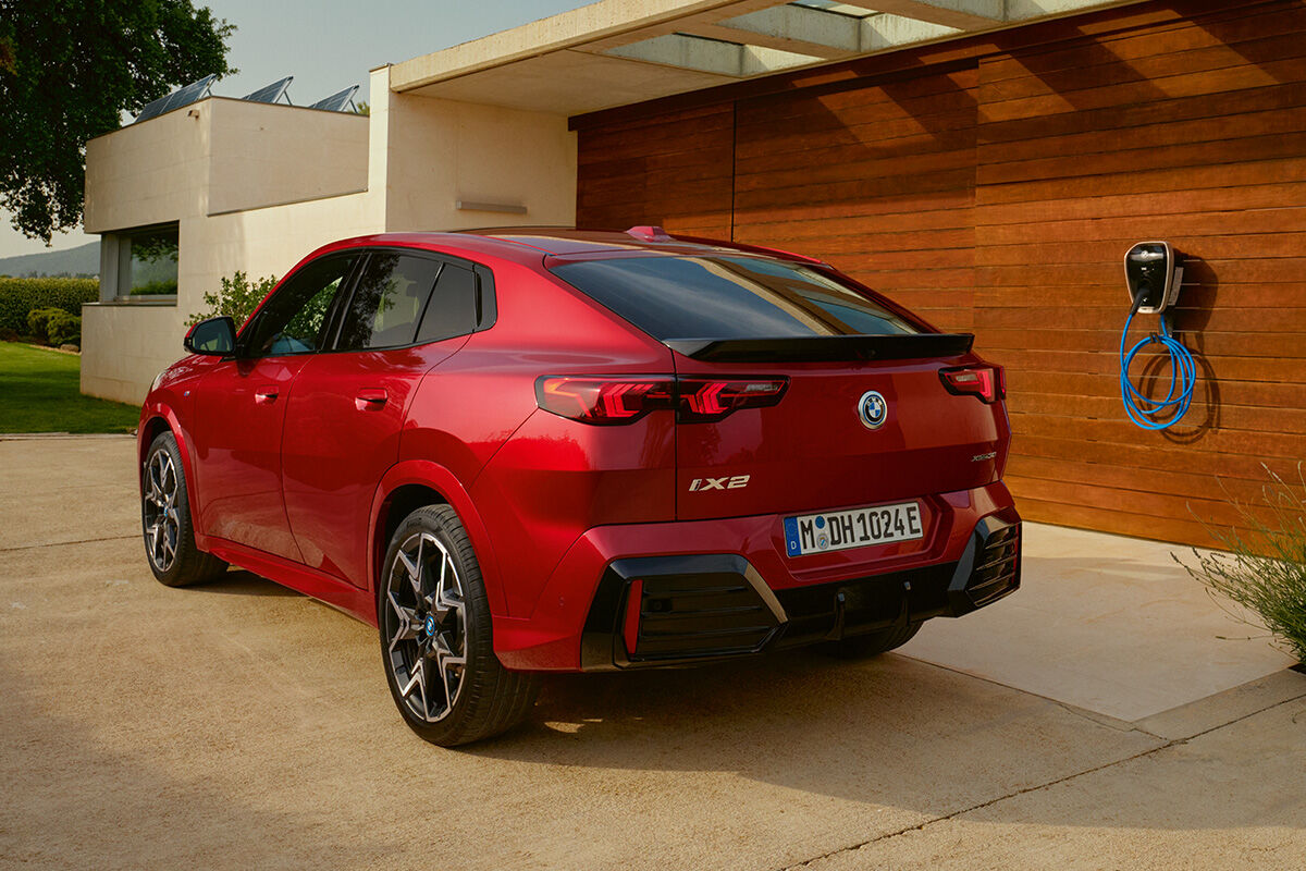 BMW iX2 xDrive30 -neliveto xDrive Edition Charged.