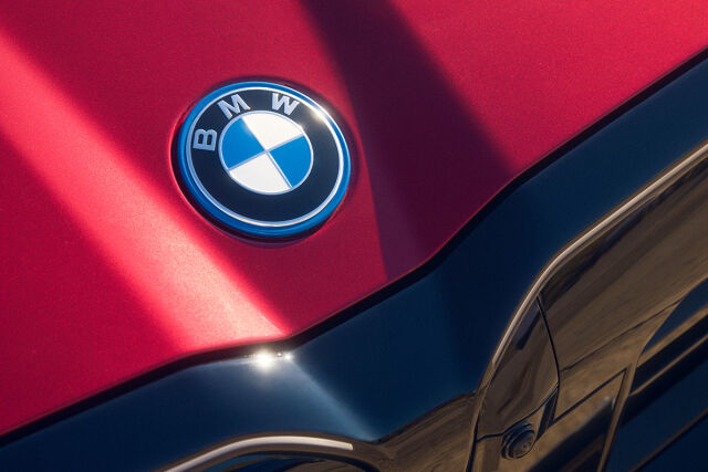 Uusi BMW heti ajoon.