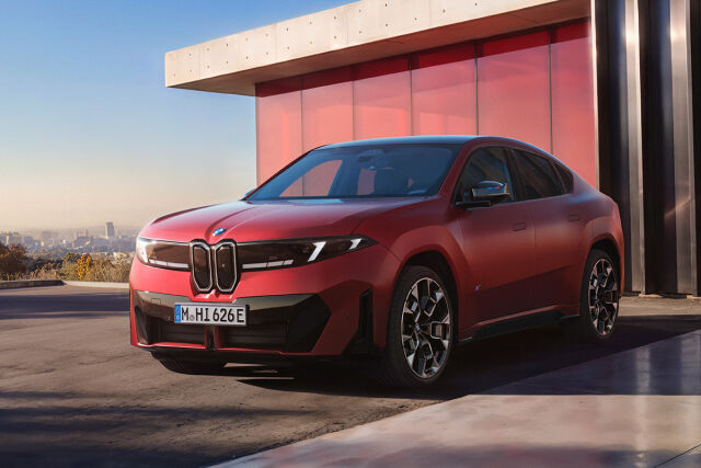Uusi BMW iX4 on julkaistu.