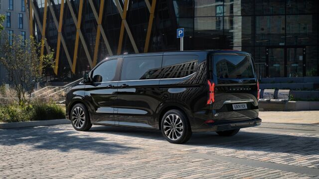 Uusi Ford Tourneo Custom. Entistä monikäyttöisempi.