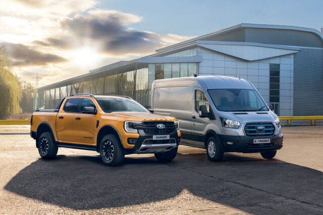 Erä Ford-pakettiautoja heti toimitukseen.