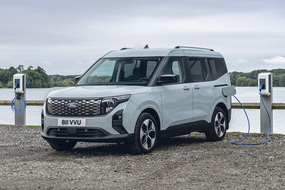 Uusi Ford E-Tourneo Courier 2025