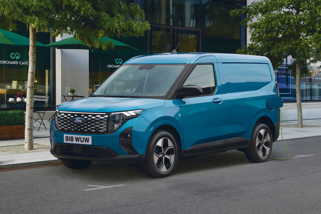 Täysin uusi Ford Transit Courier nyt myös täysin sähköisenä.