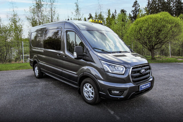 Tamlans-taksikiertue Hedin Automotiven Ford-liikkeissä.