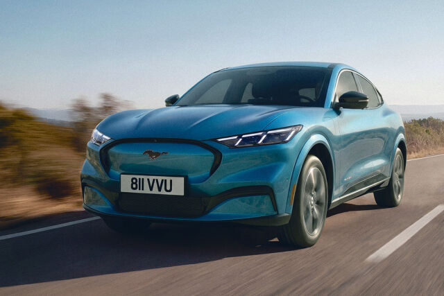 Entistä kilpailukykyisempi täyssähköinen Ford Mustang Mach-E. Tutustu heti!