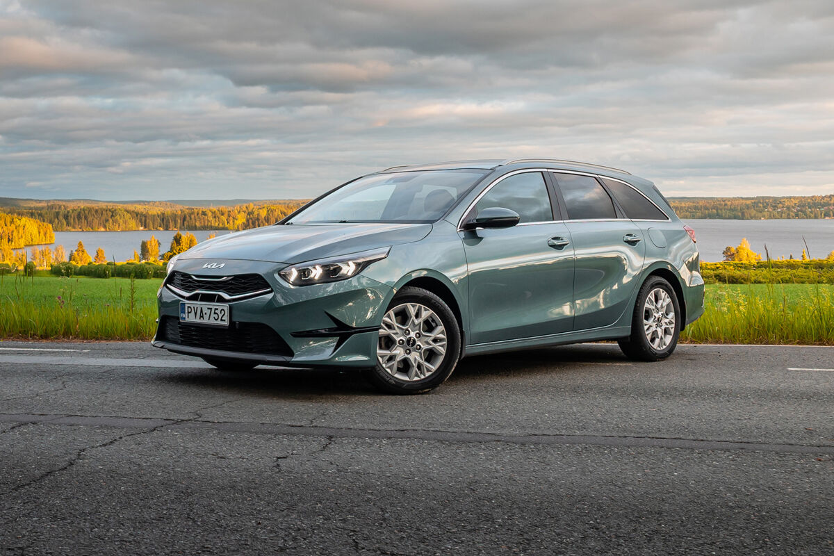 Erä Kia Ceed 5D Hedin Drive -sopimuksella alk. 284 €/kk