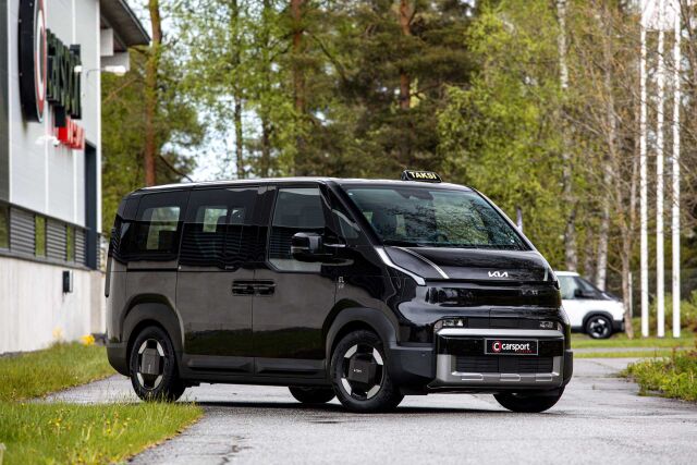 Esteetön Kia PV5 Passenger XXL Plus kiertueella ja tutustuttavissa Hedin Automotive Turussa ja  Jyväskylässä 