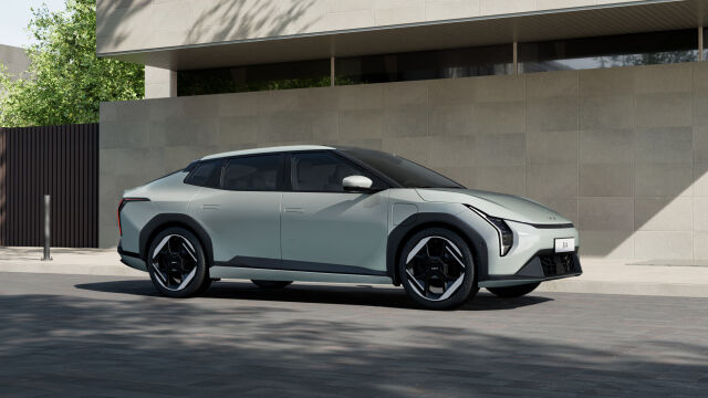 Kia EV4 lähtee kiertueelle – saapuu myös Hedin Automotivelle, tule ihastelemaan!