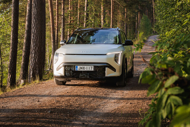 Täysähköinen Kia EV3 alk. 38 490 € tai 329 €/kk – korko 1,99 % + kulut ja lisäksi varuste-etu jopa 1 700 €