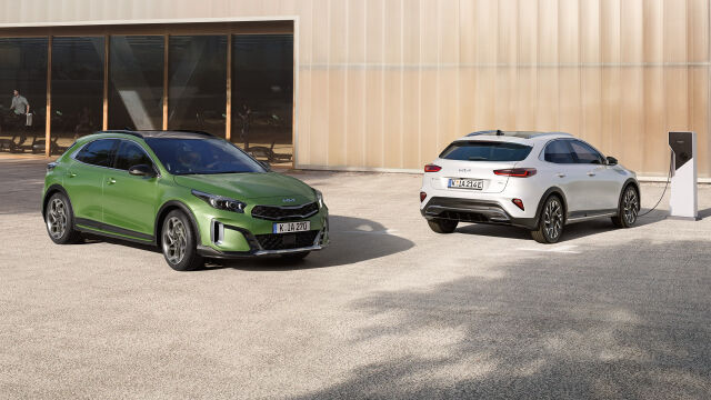 Erä kattavasti varusteltuja automaattivaihteisia Kia Ceed 5D -malleja huippuedullisesti 25 800 €