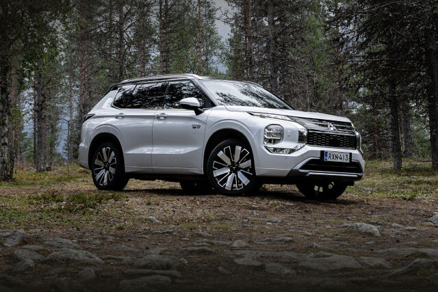 Mitsubishi Outlander PHEV nyt huippuedullisella rahoituskorolla 0 % + kulut