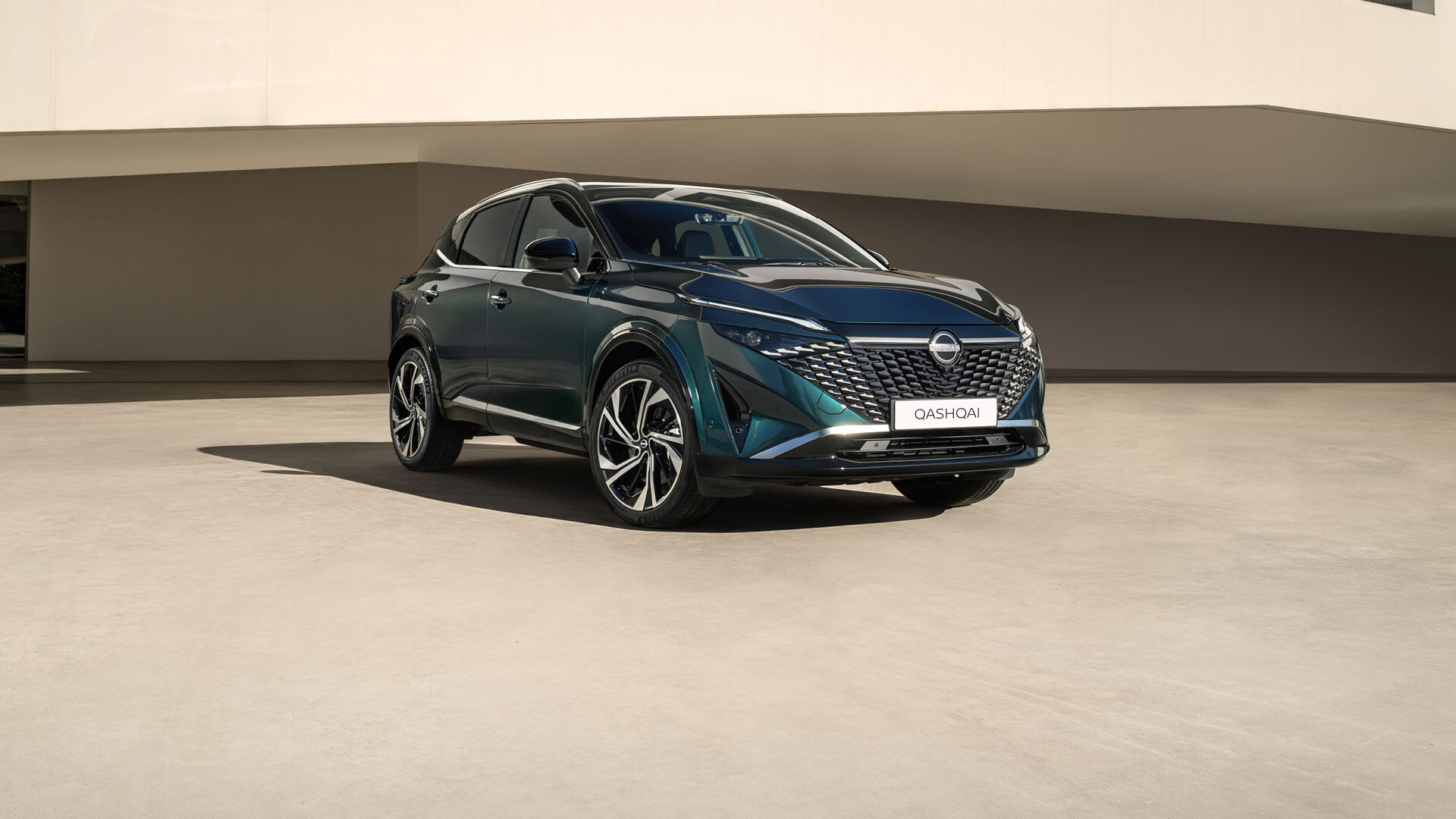 Nissan Qashqai korko 0 % + kulut ja lisäksi 1 000 € bensarahaa!