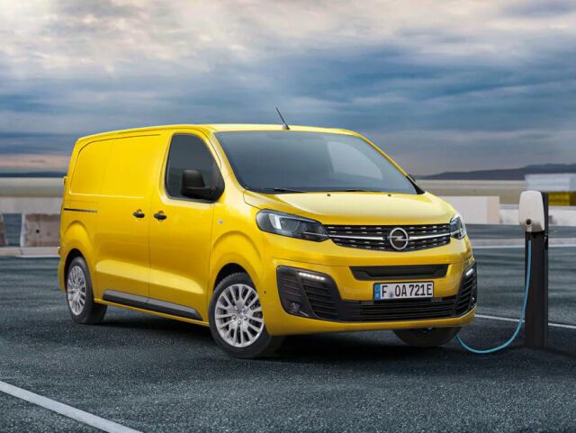 Nyt 15 000 € ylimääräinen hyvitys vaihdossa uuteen täyssähköiseen Opel e-Vivaro tavara-autoon