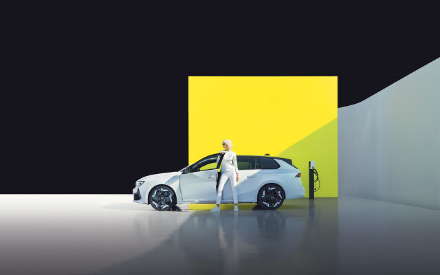 Tutustu ajankohtaisiin Opel Black Weeks -kampanjoihin