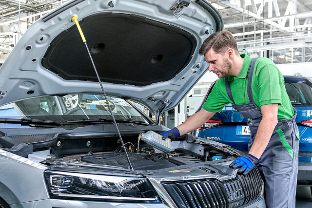 Maaliskuun ajan saat myös uudempaan autoon määräaikaishuollon edulliseen Škoda Reilu -hintaan!