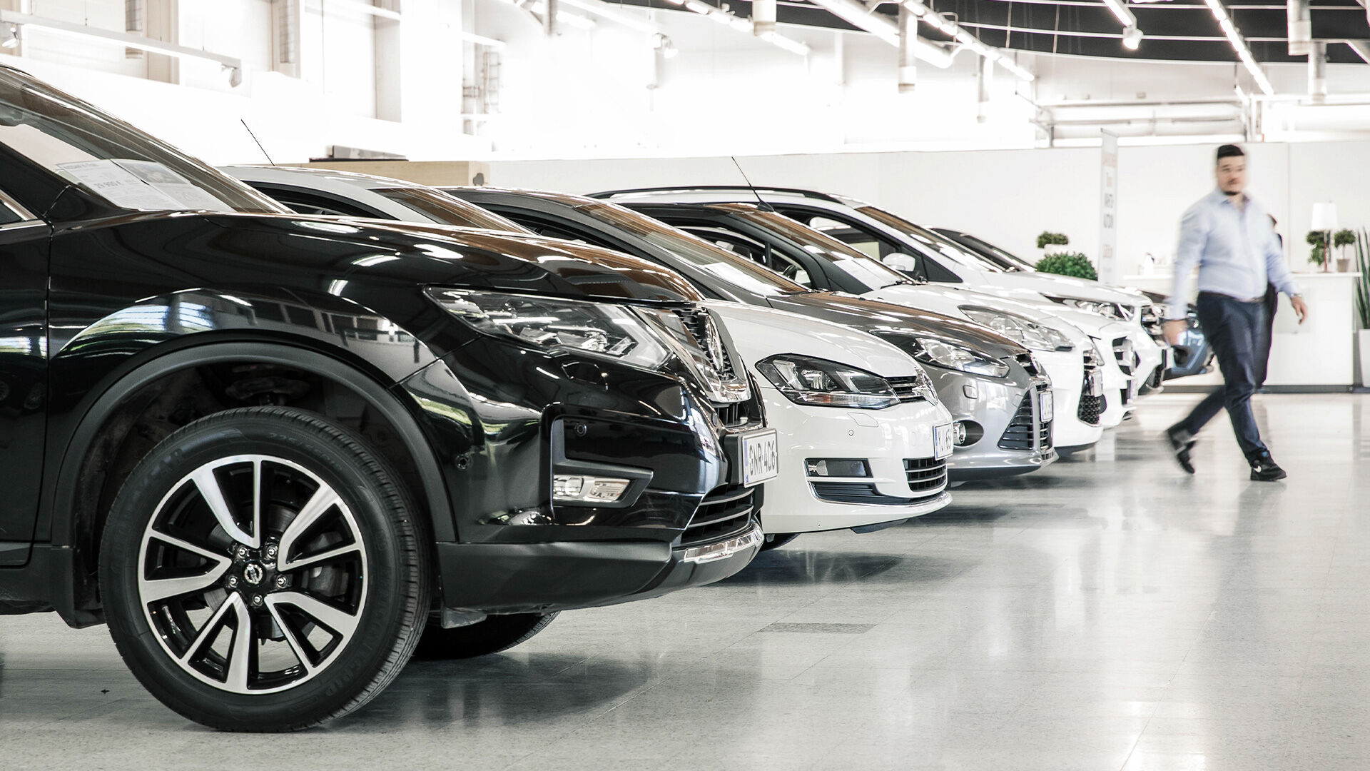 Avajaistarjouksena vaihtoautoihin korko 1,99 % + kulut**