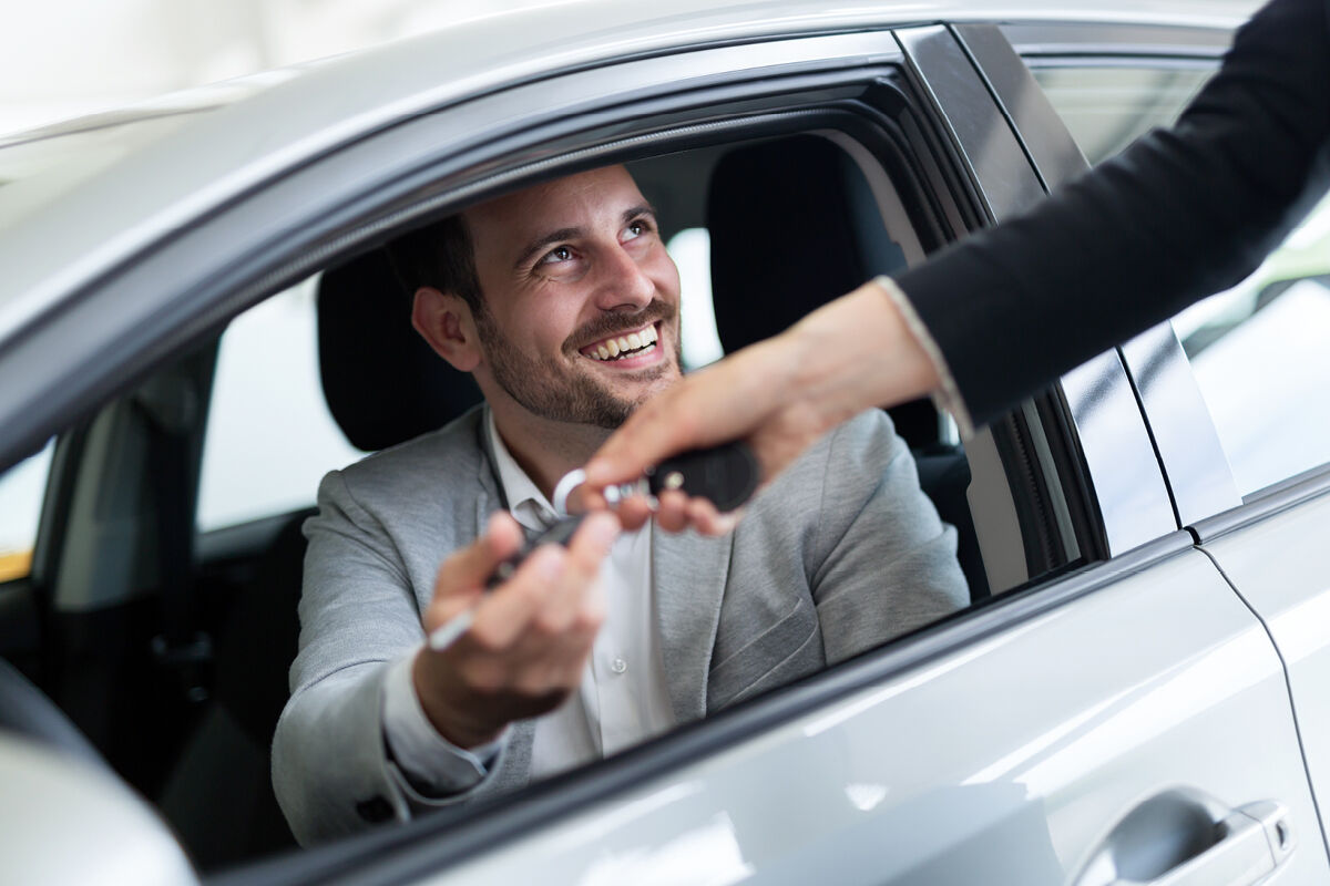 Mitä erilaisia tapoja on hankkia auto?