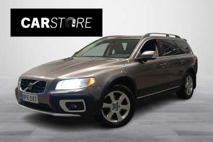 Volvo XC70 D5 AWD Summum aut // Juuri katsastettu / Vetokoukku / Peruutustutka / Vakionopeudensäädin / BLIS / - BPE-287