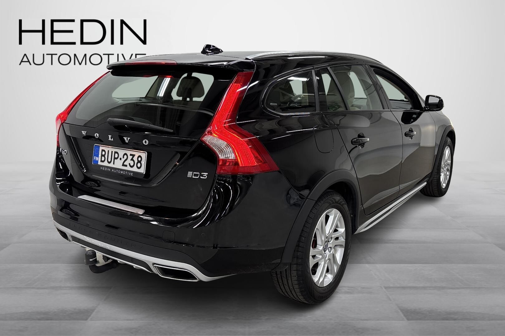 Volvo V60 Cross Country 2017, kuva 3/28