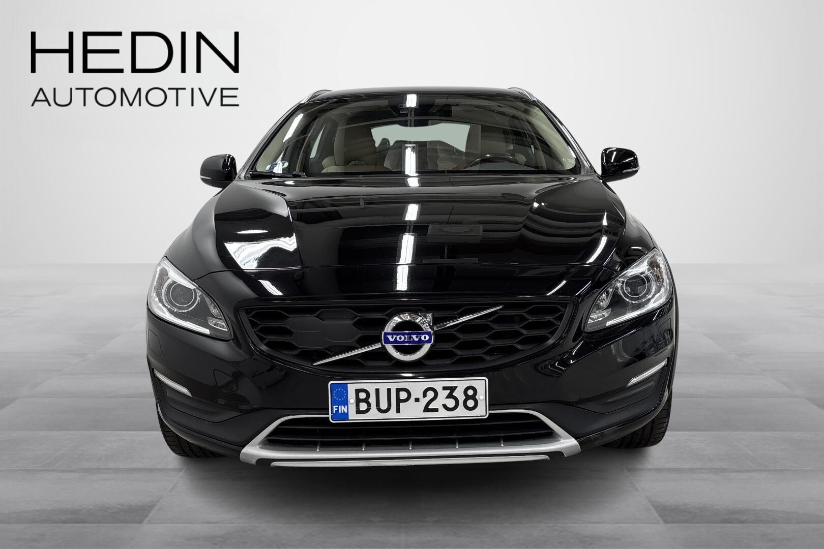 Volvo V60 Cross Country 2017, kuva 5/28