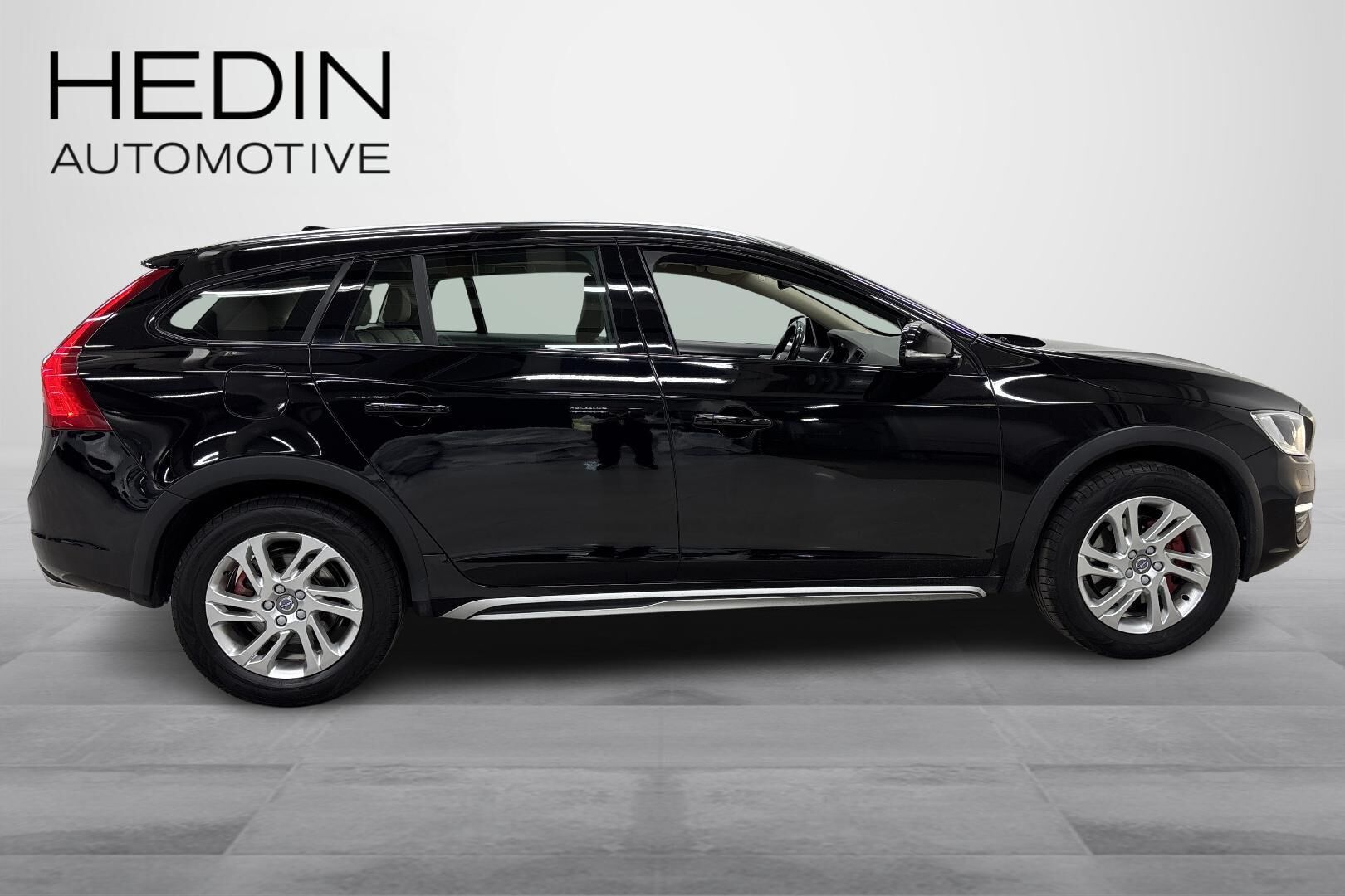 Volvo V60 Cross Country 2017, kuva 7/28