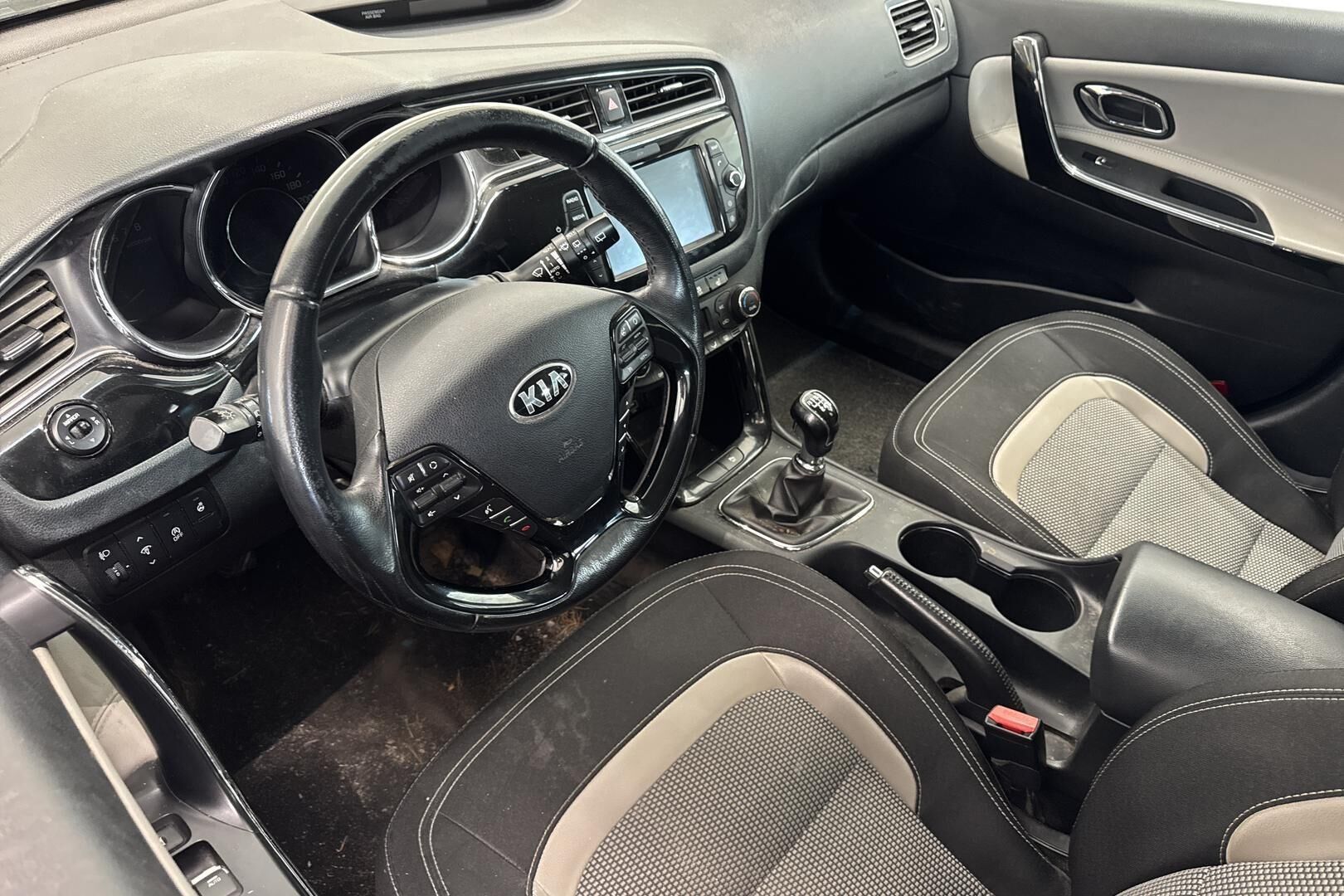 Kia Ceed 2018, bild 3/3