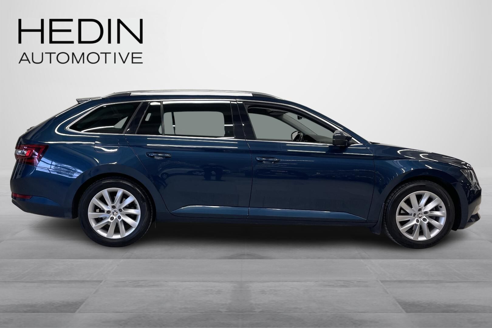 Skoda Superb 2018, bild 6/16