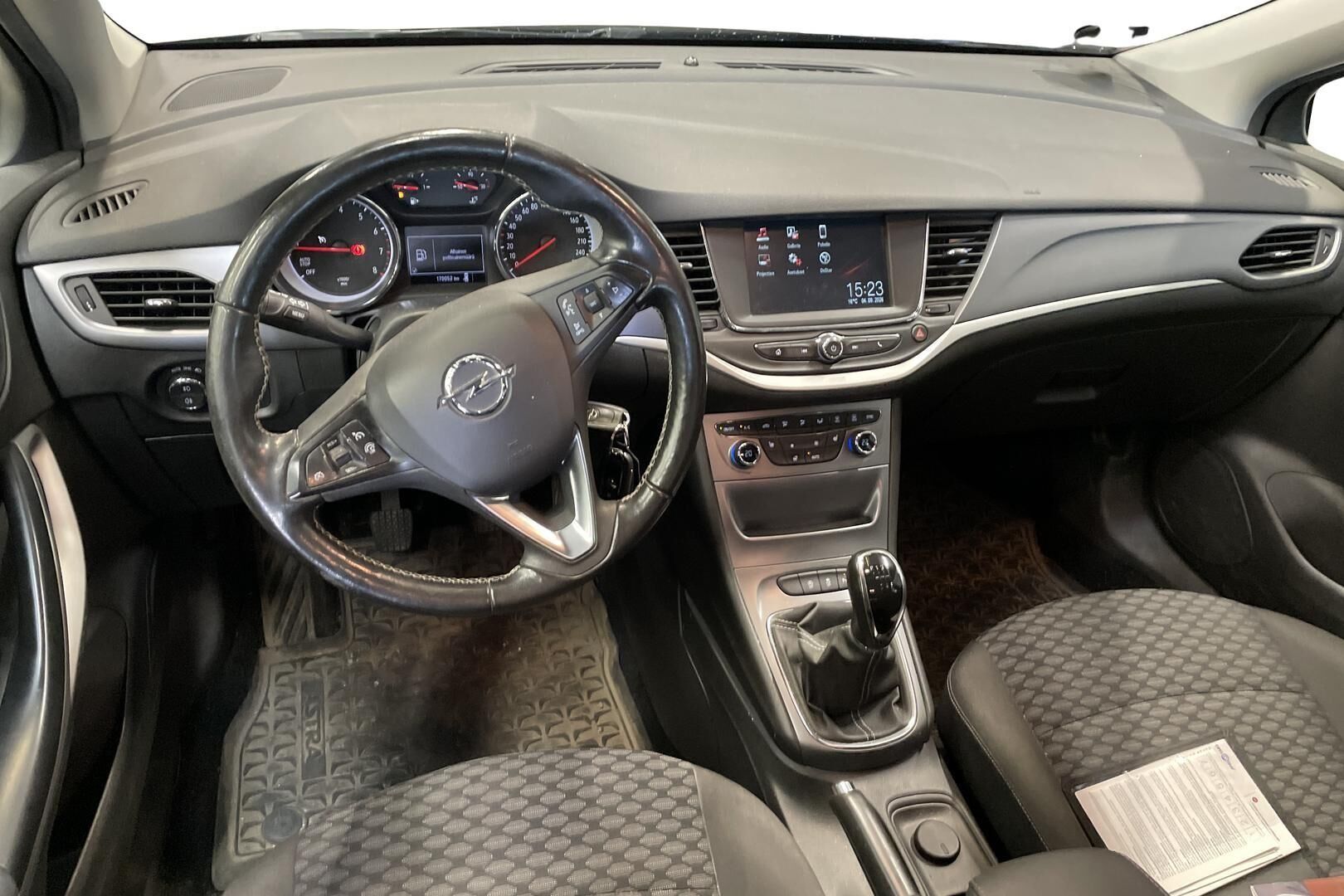 Opel Astra 2018, photo 3/3