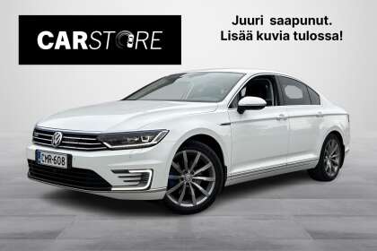 Volkswagen PASSAT Sedan GTE Plug-In Hybrid 160 kW (218 hv) DSG-automaatti//nahka/alcantara sisustus//adapt vakkari - CMR-608