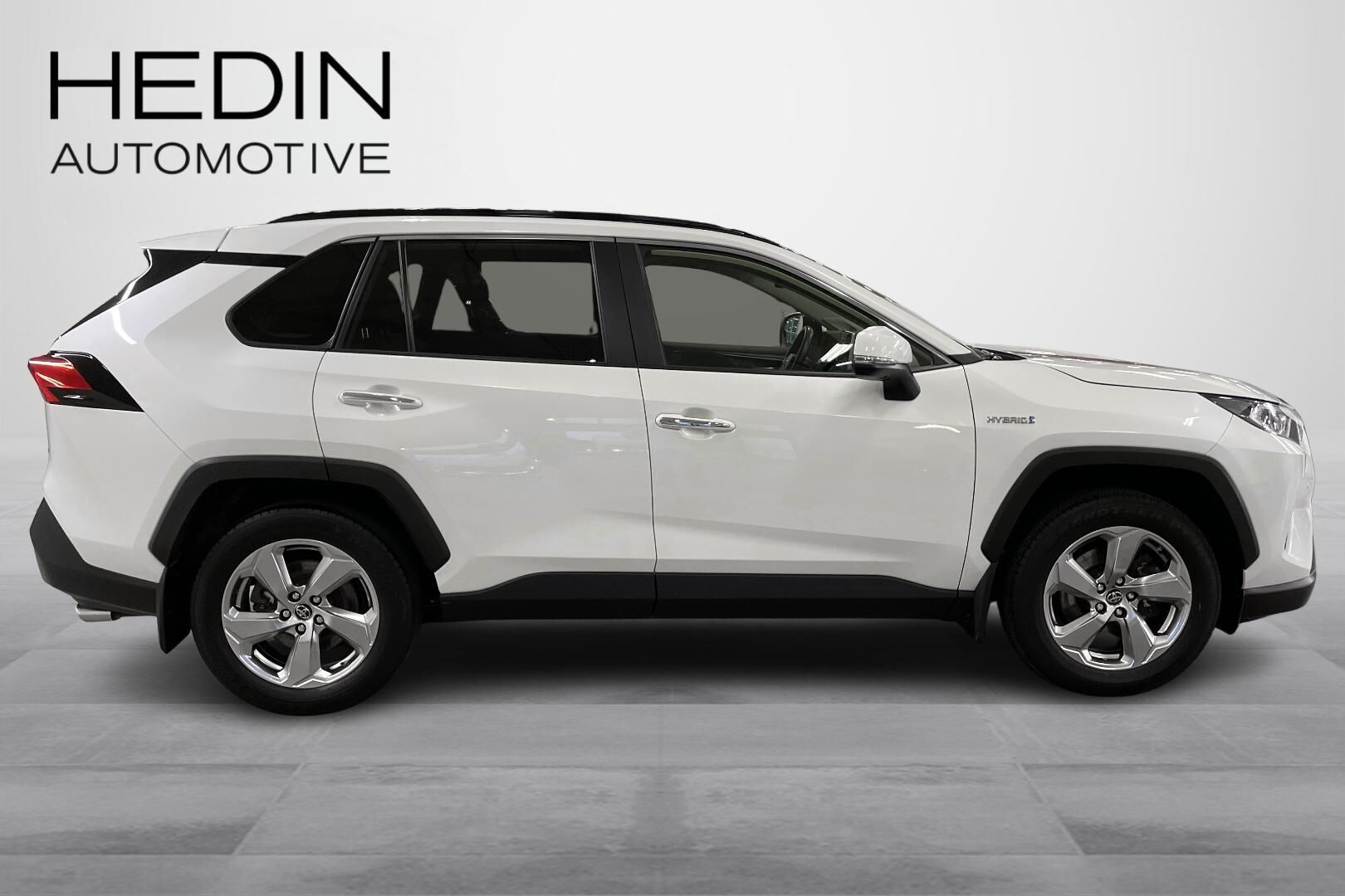 Toyota RAV4 2,5 Hybrid AWD-i Premium 2019, photo 6/19