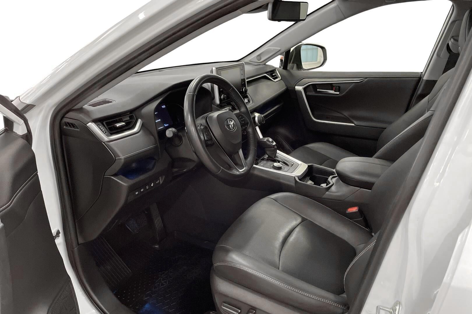 Toyota RAV4 2,5 Hybrid AWD-i Premium 2019, photo 7/19