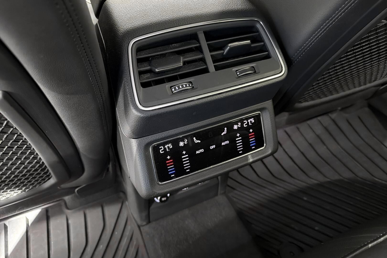 Audi e-tron 55 quattro 2020, kuva 7/9