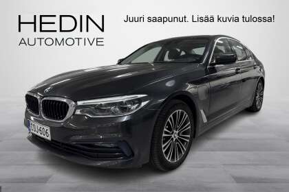 BMW 530 G30 Sedan 530e xDrive A Charged Edition Sport // ACC/ HiFi/ Kattoluukku/ Urheiluistuimet/ Adap.LED - COJ-606