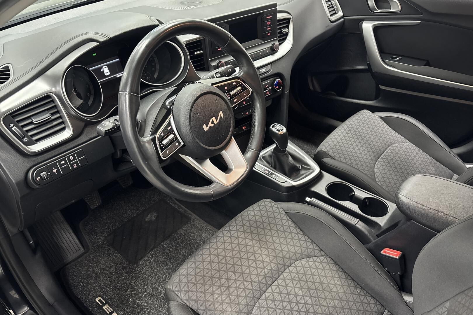 Kia Ceed 1,0 T-GDI 100hv LX 5D 2022, bild 7/26