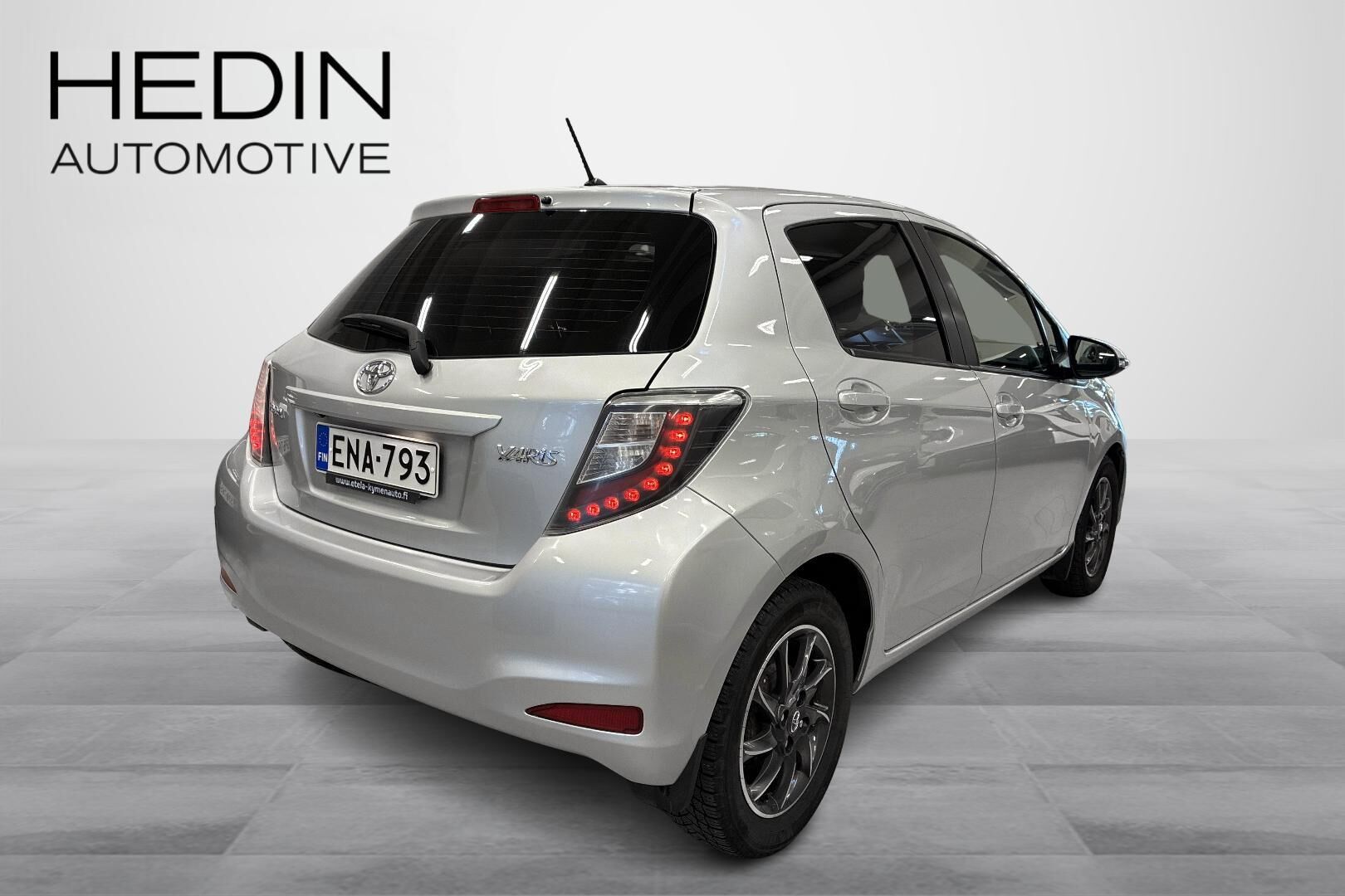 Toyota Yaris 1,33 Dual VVT-i Active 5ov 2014, bild 2/26