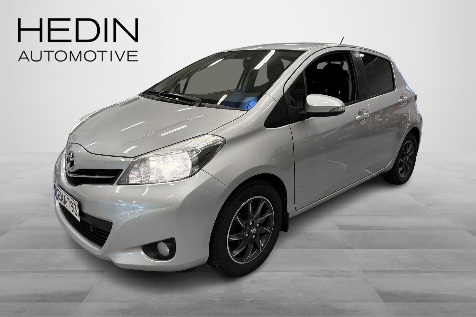 Toyota Yaris 1,33 Dual VVT-i Active 5ov 2014, bild 5/26