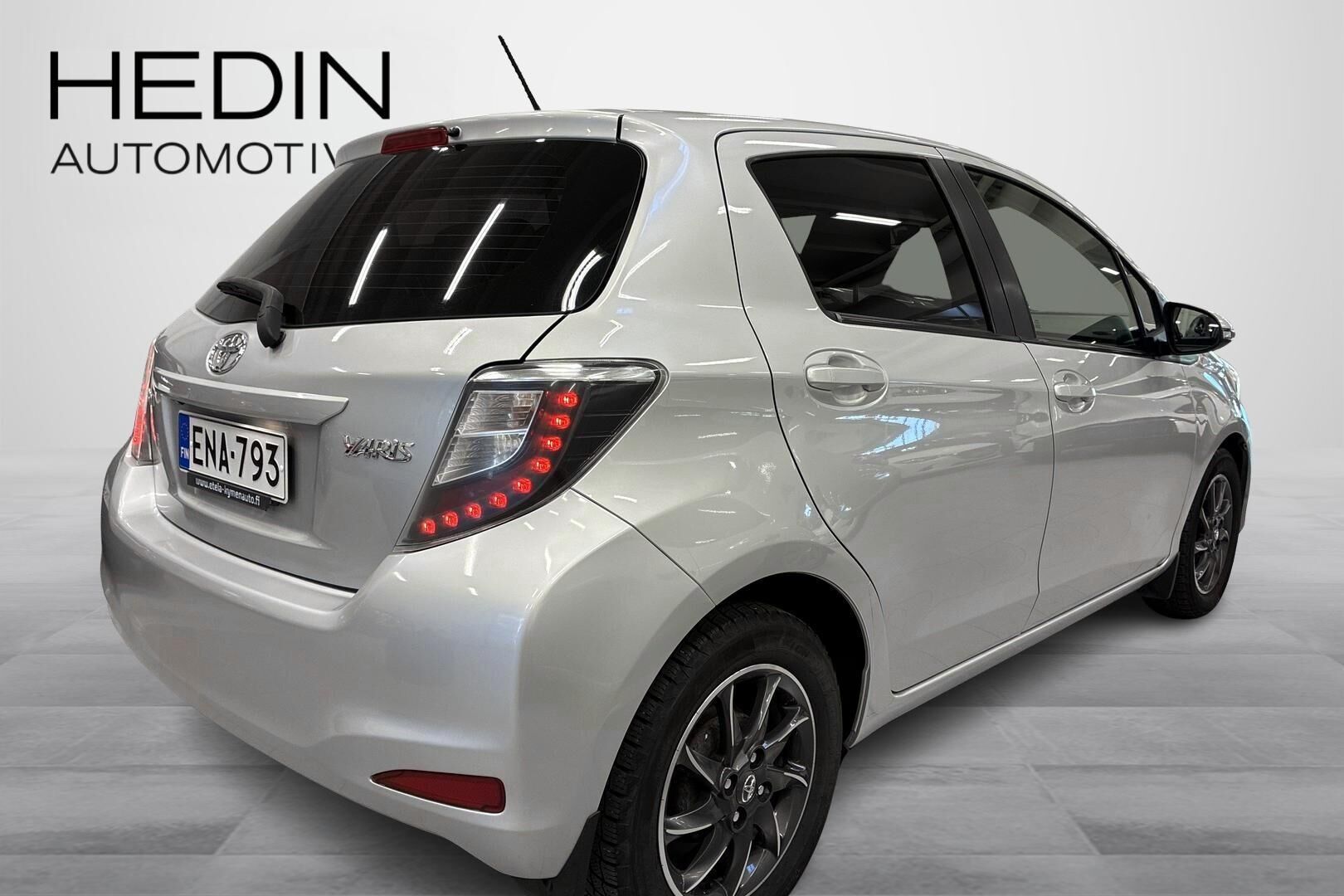 Toyota Yaris 1,33 Dual VVT-i Active 5ov 2014, bild 6/26