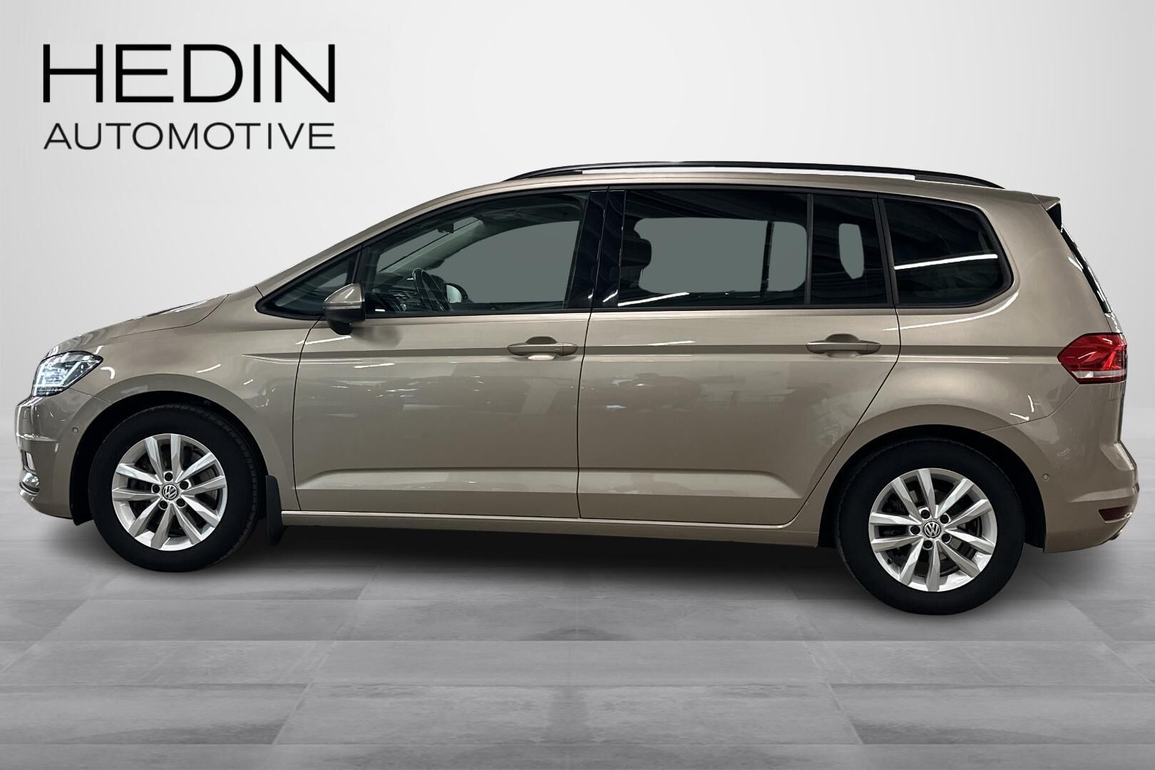 Volkswagen Touran 2017, photo 5/33