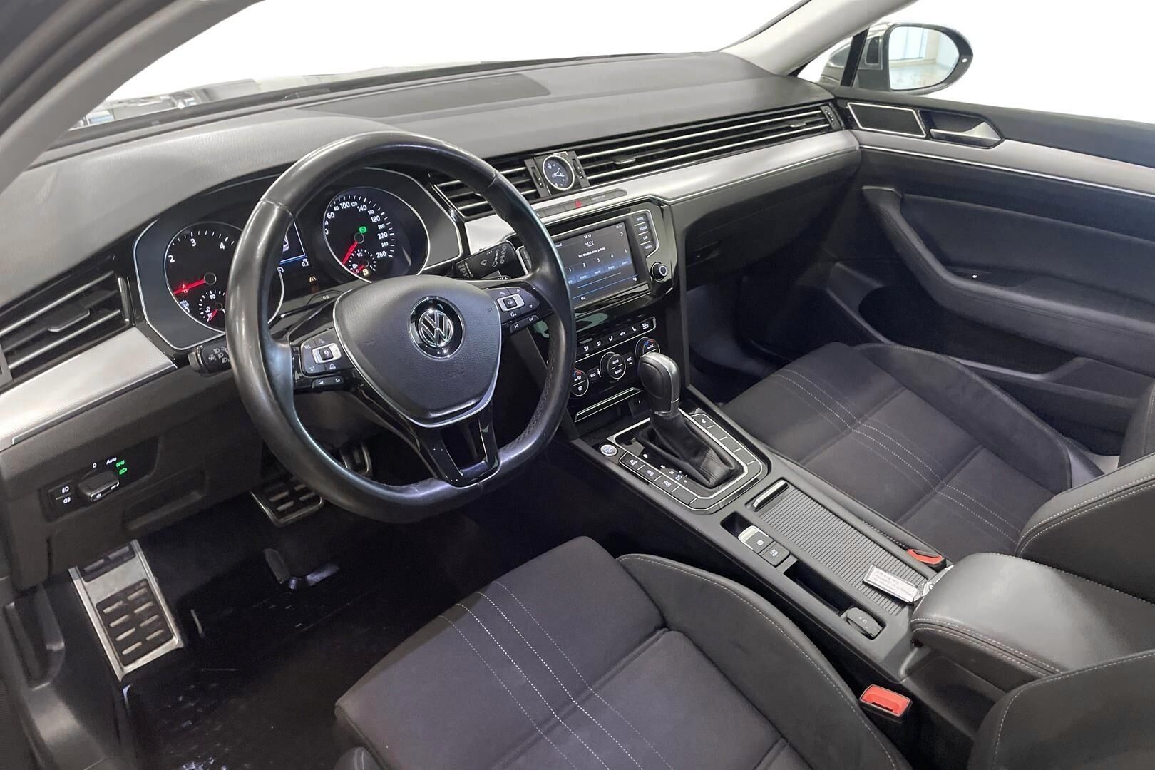 Volkswagen Passat 2016, kuva 7/21