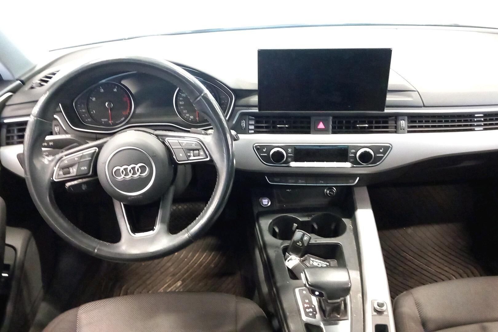 Audi A4 2020, kuva 5/17