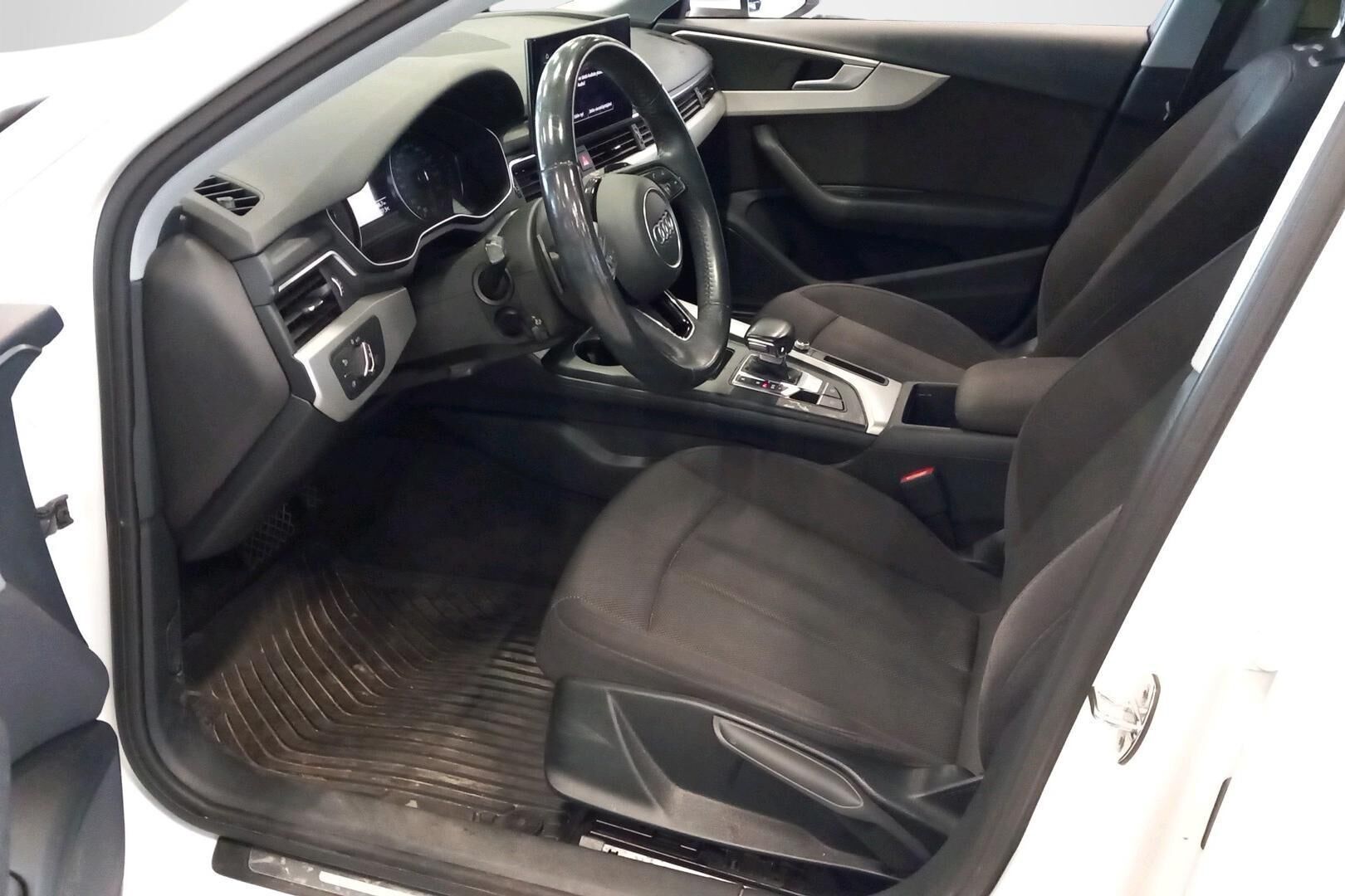 Audi A4 2020, kuva 7/17