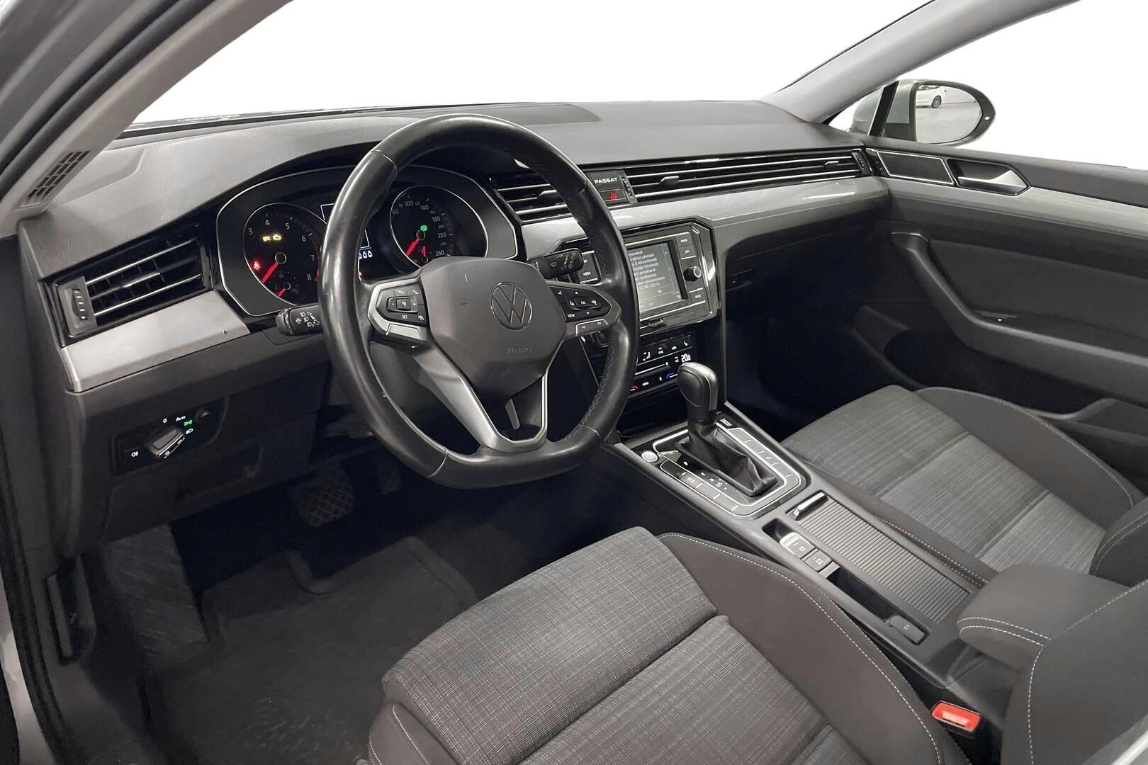 Volkswagen Passat 2021, bild 7/25