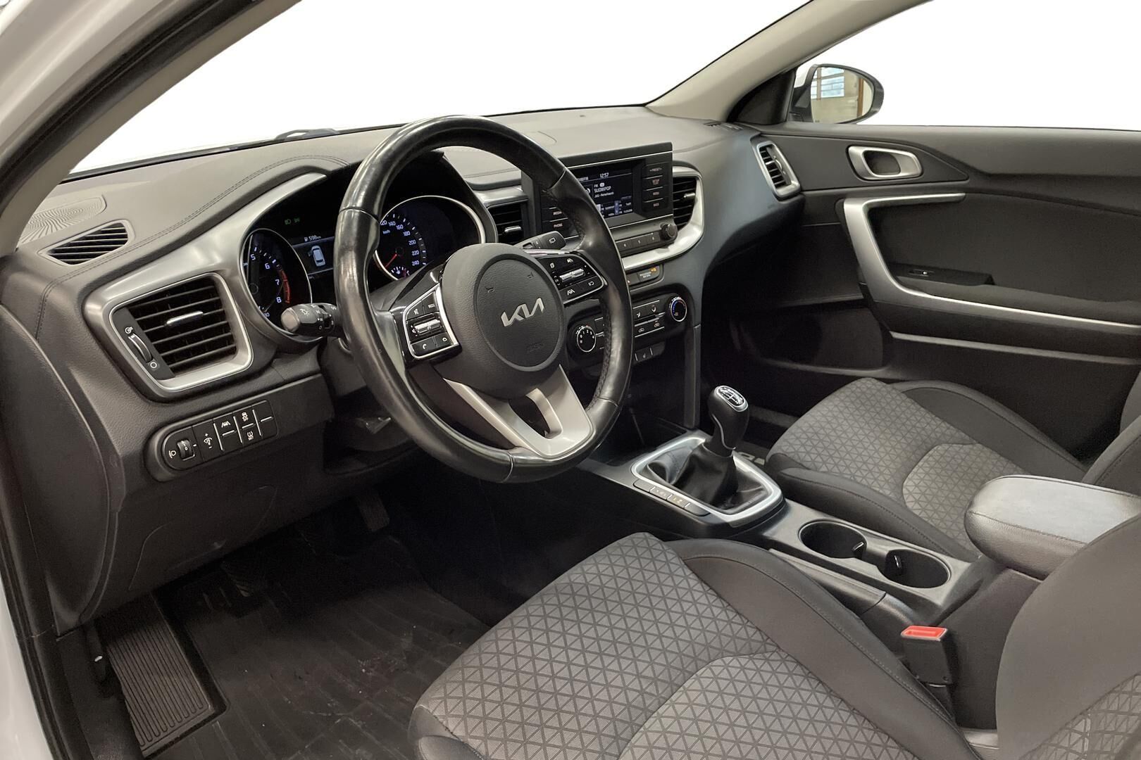 Kia Ceed 1,0 T-GDI 100hv LX SW 2022, kuva 7/17