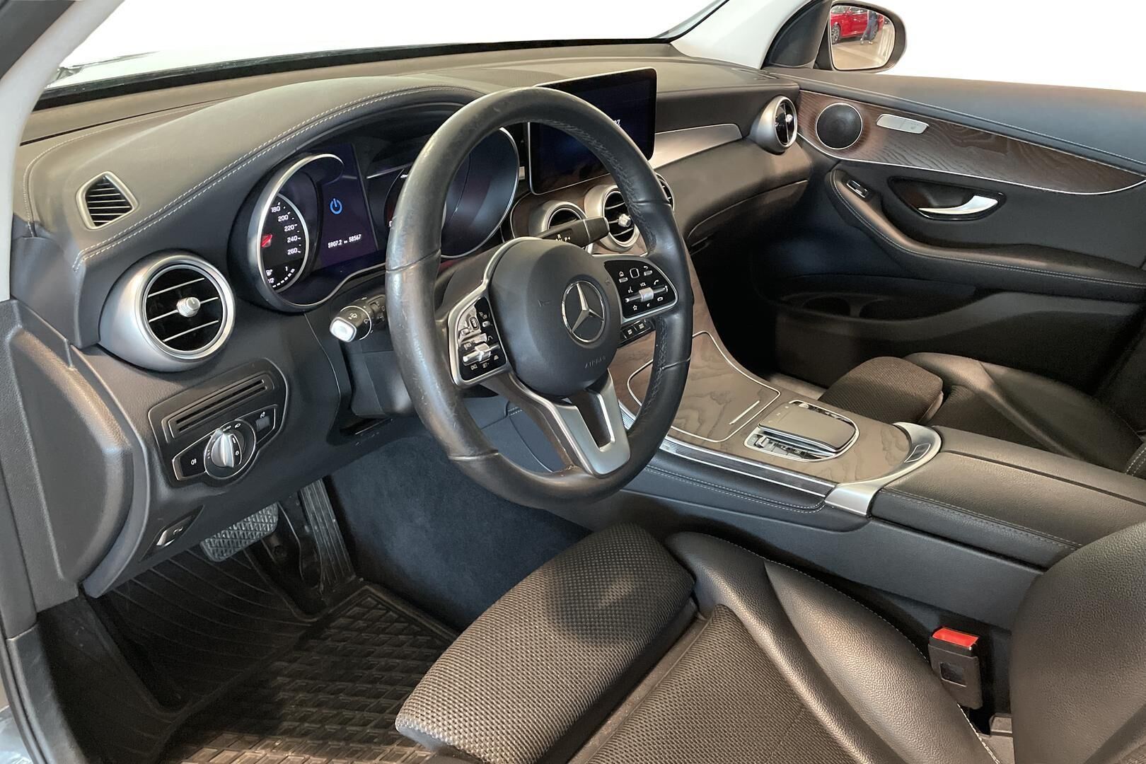 Mercedes-Benz GLC 2021, kuva 7/26