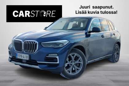 BMW X5 G05 xDrive45e A Charged Edition // Vetokoukku / ACC / Harman Kardon / 360- Kamera / - FPR-418