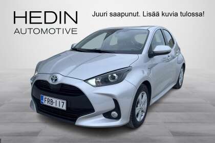 Toyota YARIS 1,5 Hybrid Active // Adapt.vakkari / Peruutuskamera / Ratinlämmitin / Navigointi / - FRB-117
