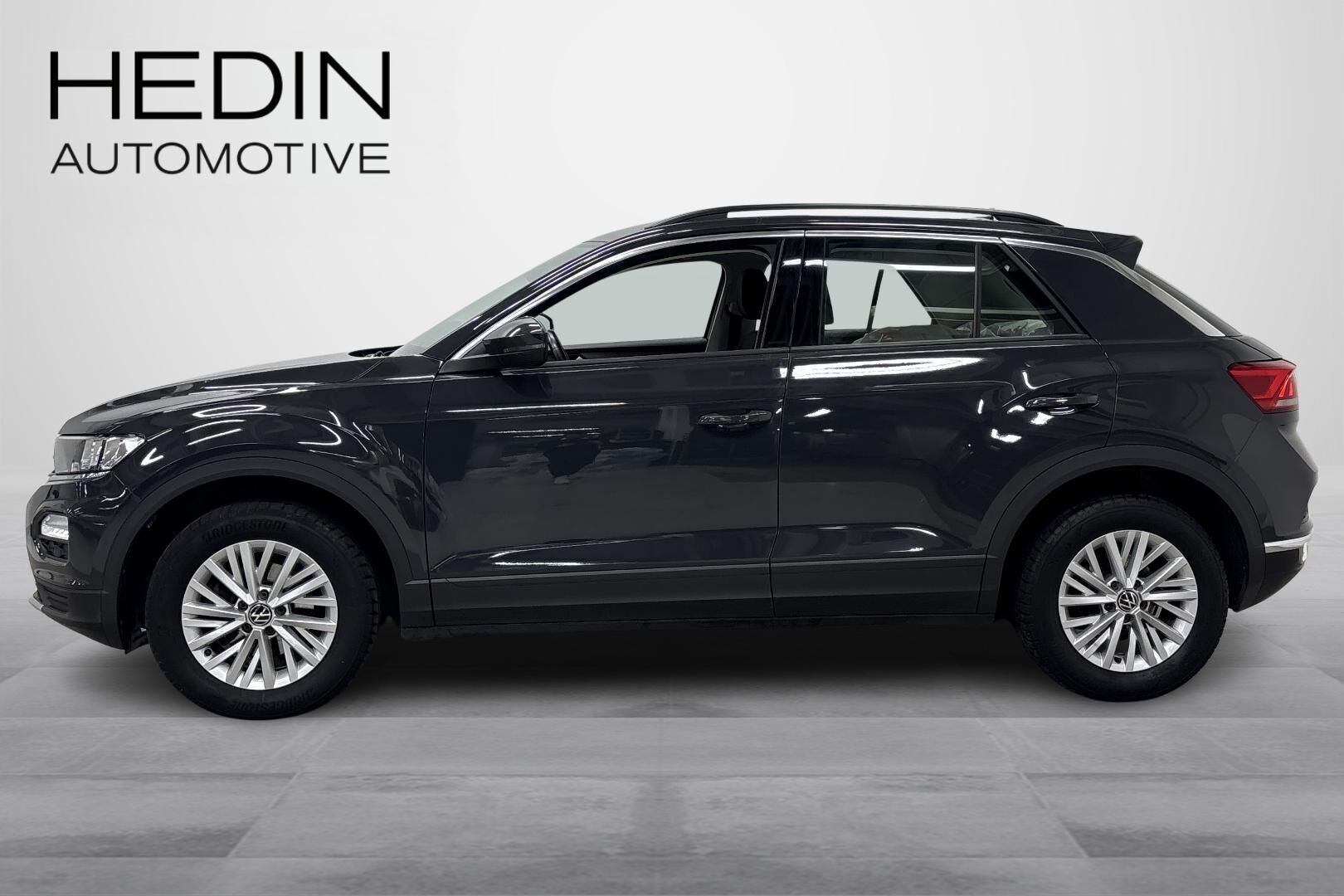Volkswagen T-Roc 1,0 TSI 81 kW 2021, kuva 7/33