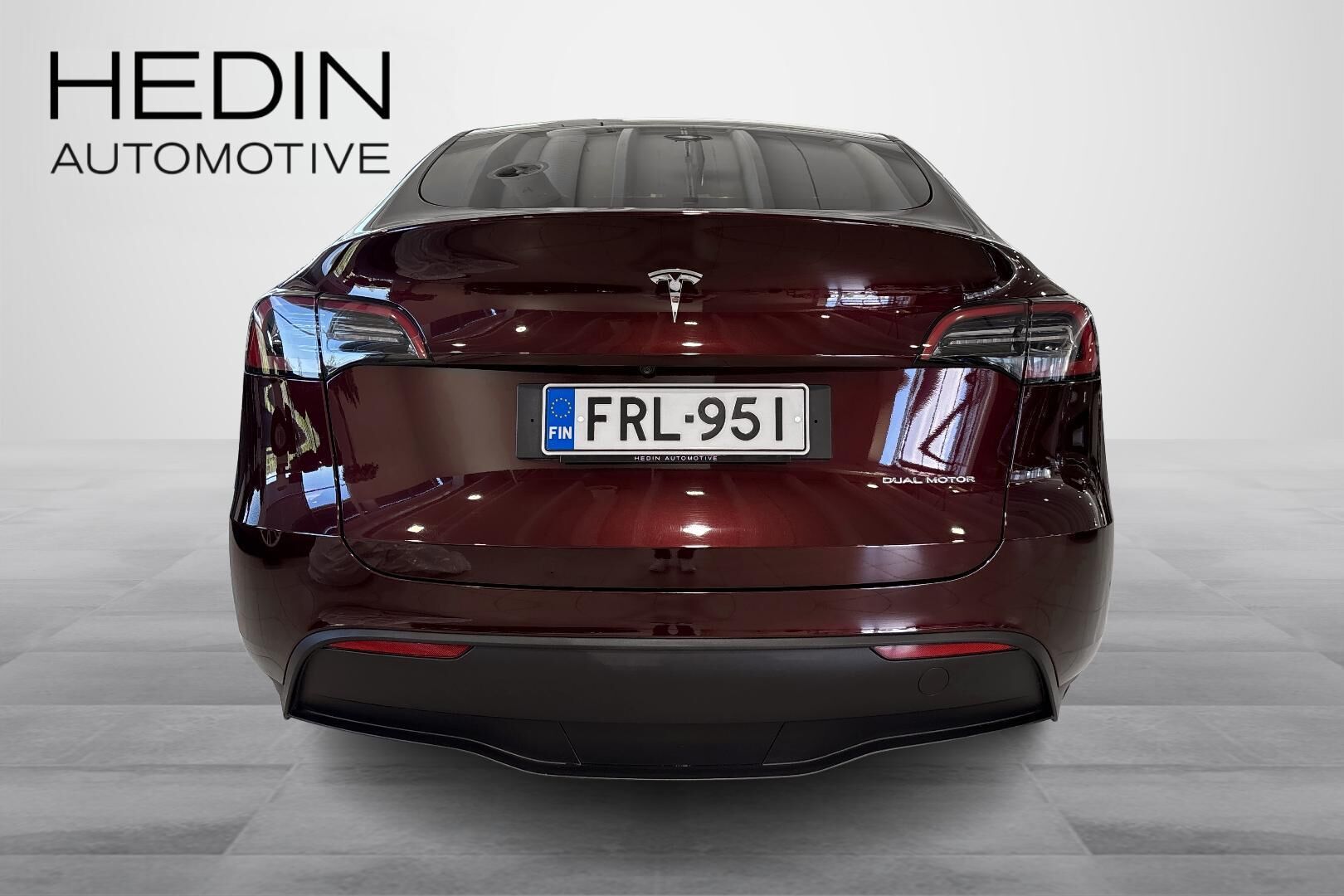 Tesla Model Y Long Range 2023, photo 3/31