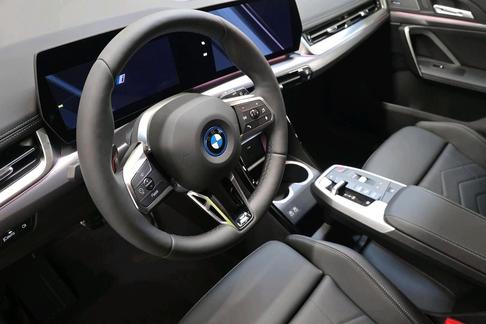 BMW iX1 U11 xDrive30 Fully Charged 2026, kuva 7/24